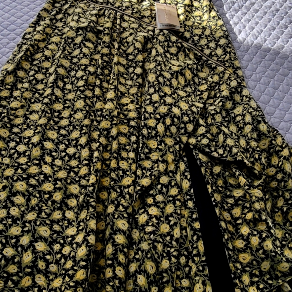 Burberry Yellow Gold Midi A-Line Skirt with Slit